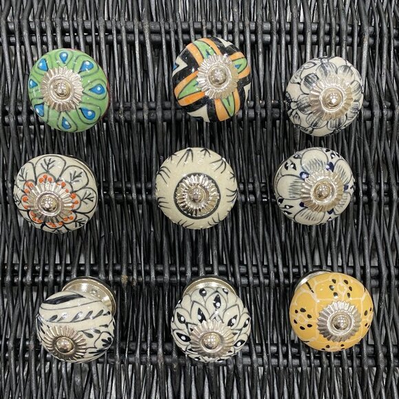 Many sets of 10 yellow ceramic knob/pull - Picture 2 of 5